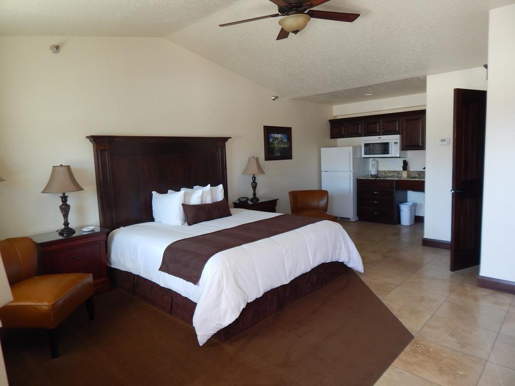 Winterton Suites Williston Exteriér fotografie