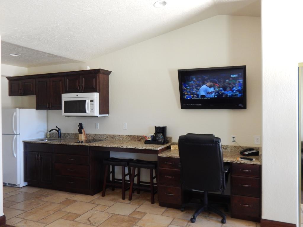 Winterton Suites Williston Exteriér fotografie